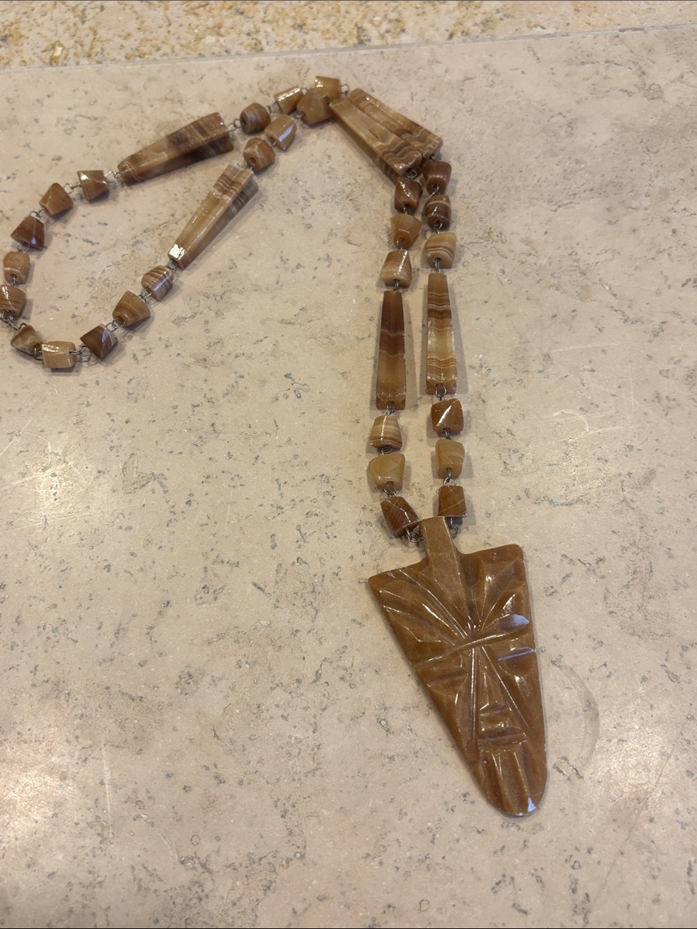 Vintage Unique Carved Brown Agate/Onyx Arrowhead Pendant Necklace